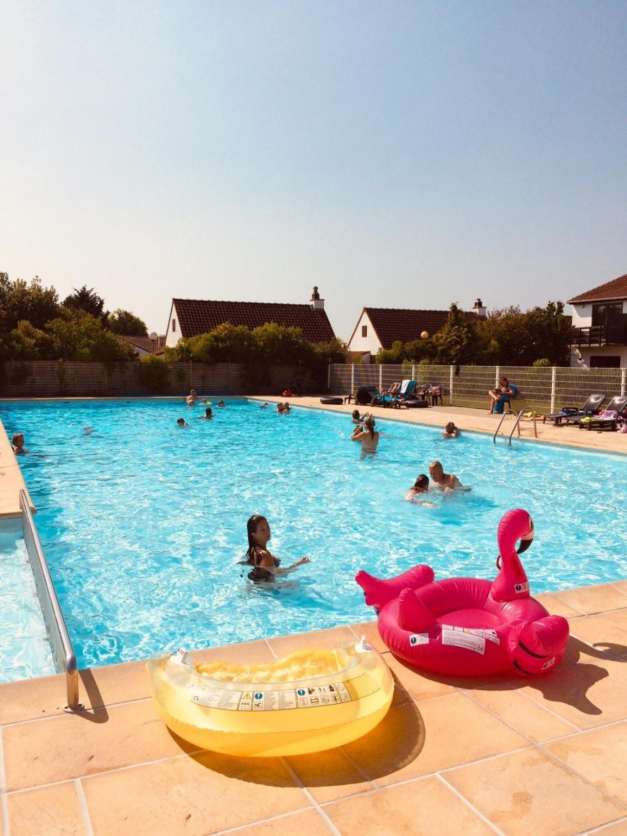 Hotel Zeepark Zeewind Bredene Esterno foto