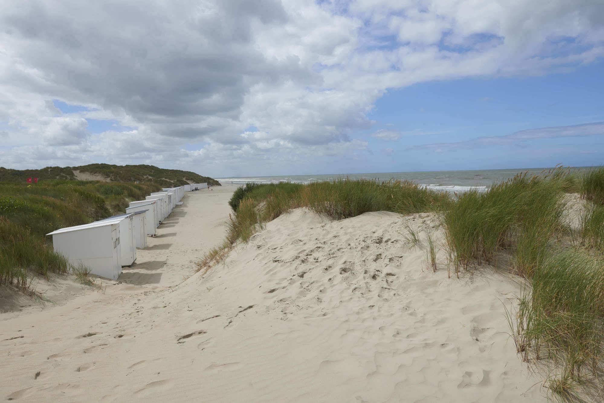 Hotel Zeepark Zeewind Bredene Esterno foto